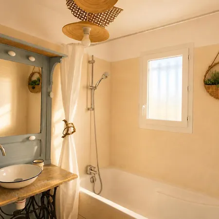 Feriehus Le Belvedere Secret- Vue, Jacuzzi, Nuit Insolite